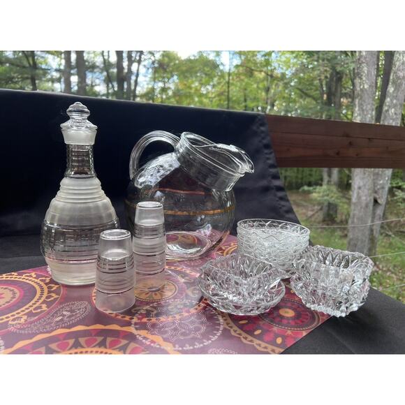 Tilted Ball Juice Pitcher - Picture 9 of 9